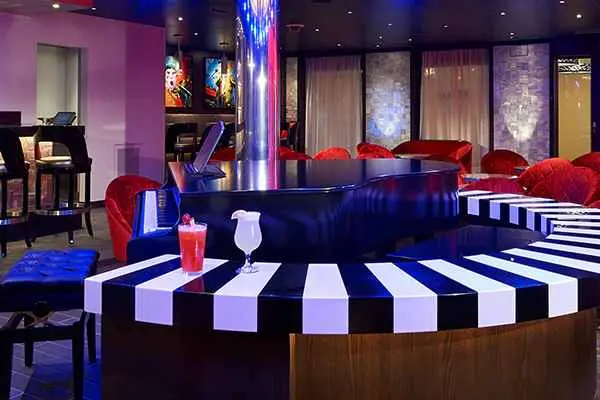 Bars & Lounges