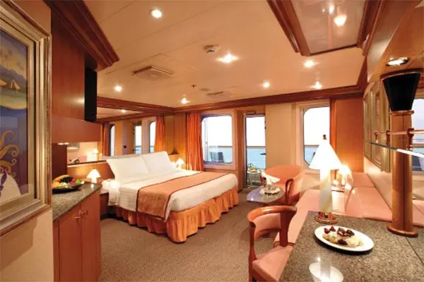 Private cruise balcony deck