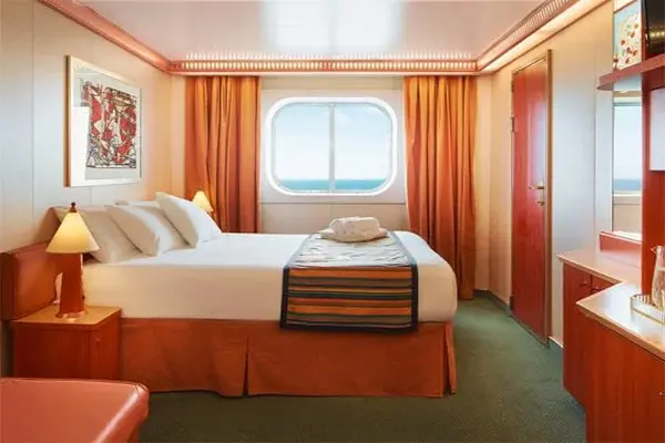 Open outdoor cruise scenery
