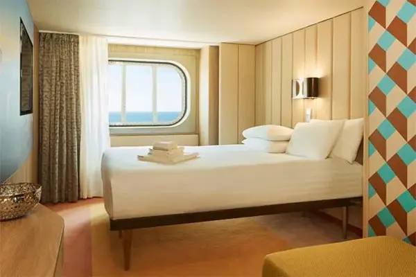 Open outdoor cruise scenery