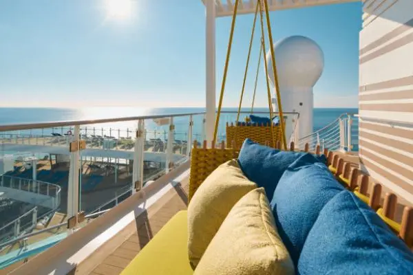 Bar & Lounges