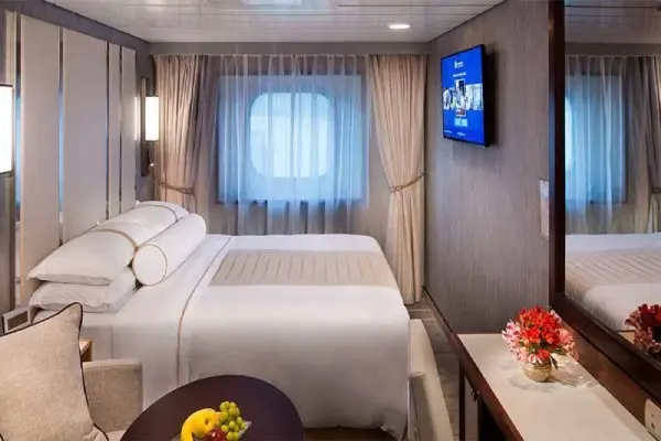 Open outdoor cruise scenery
