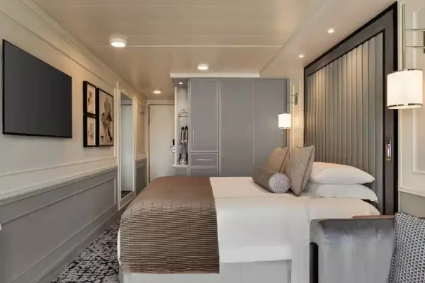 Open outdoor cruise scenery