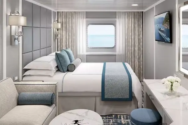Open outdoor cruise scenery
