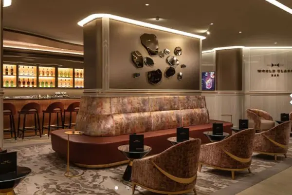Bar & Lounges