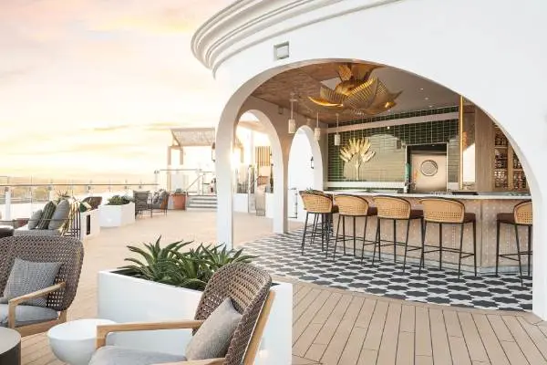 Bars & Lounges