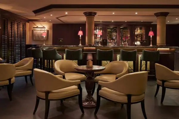 Bars & Lounges