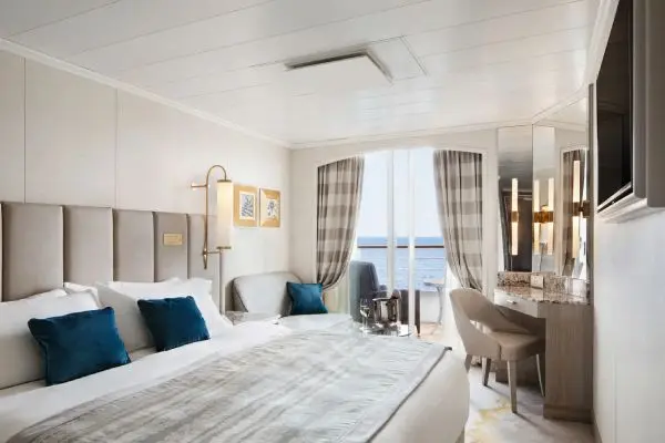 Private cruise balcony deck