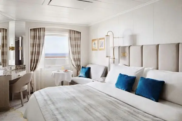 Open outdoor cruise scenery