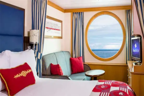 Open outdoor cruise scenery