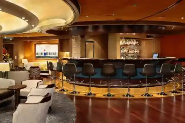 Bars & Lounges