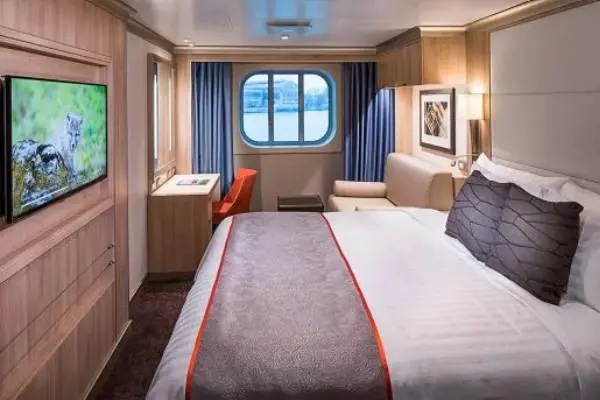 Open outdoor cruise scenery
