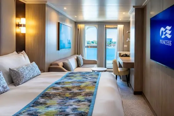 Private cruise balcony deck