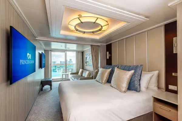 Spacious cruise suite room