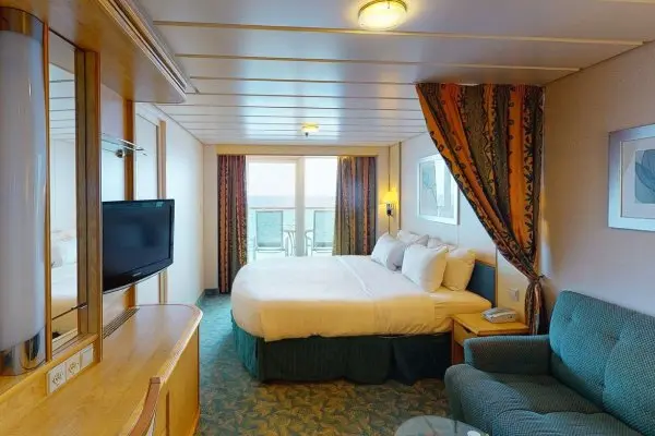 Private cruise balcony deck
