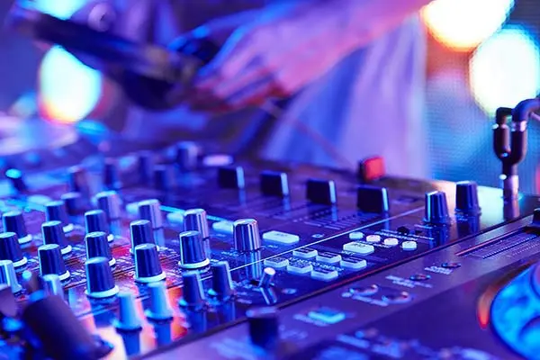 Entertainment & Nightlife