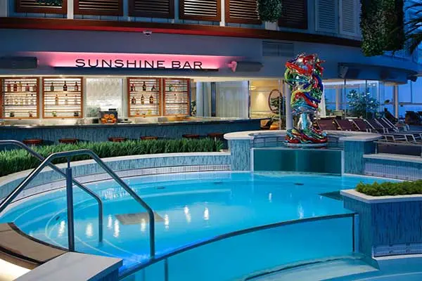 Bars & Lounges