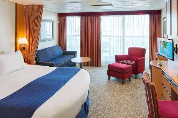 Spacious cruise suite room