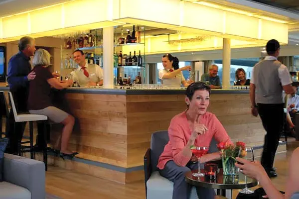 Bars & Lounges