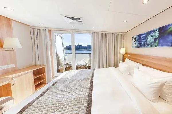 Private cruise balcony deck
