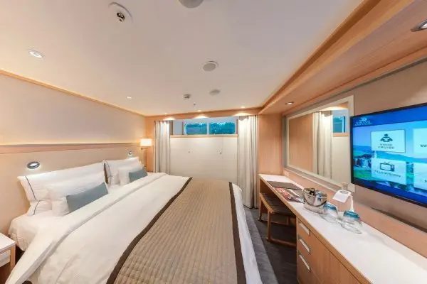 Open outdoor cruise scenery