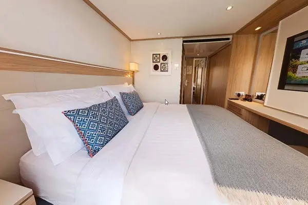 Private cruise balcony deck