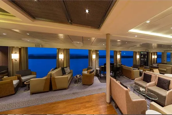 Bars & Lounges