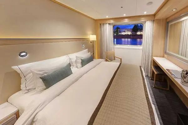 Open outdoor cruise scenery
