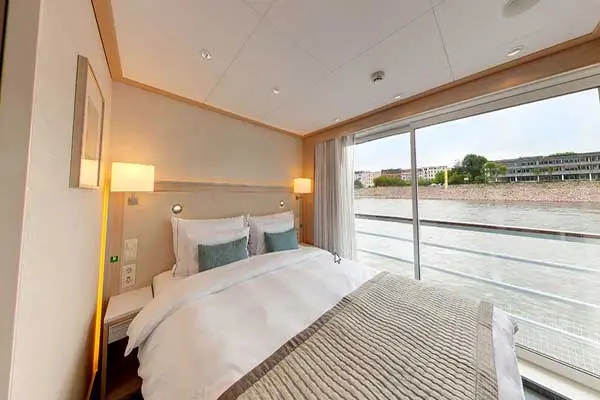 Private cruise balcony deck