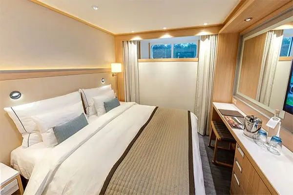 Open outdoor cruise scenery