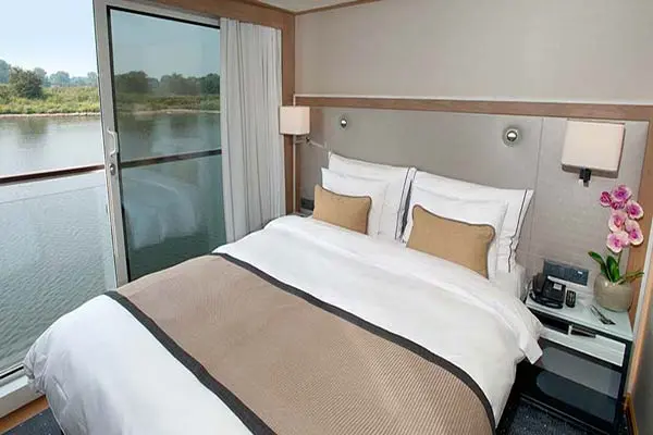 Private cruise balcony deck