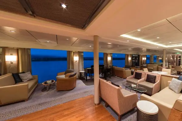 Bars & Lounges
