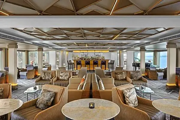 Bars & Lounges