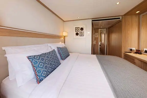 Private cruise balcony deck