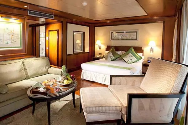 Private cruise balcony deck