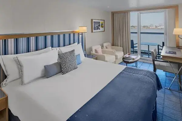 Private cruise balcony deck