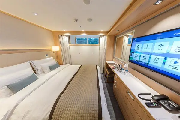 Open outdoor cruise scenery