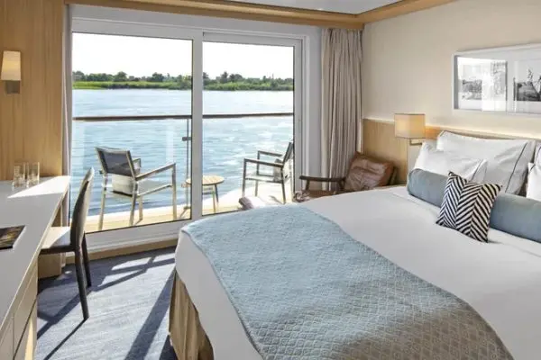 Private cruise balcony deck