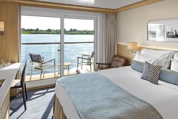 Private cruise balcony deck