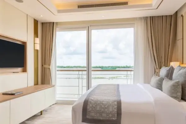 Spacious cruise suite room