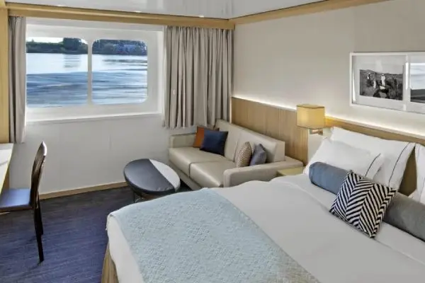Open outdoor cruise scenery