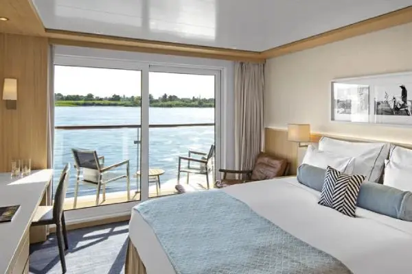 Private cruise balcony deck