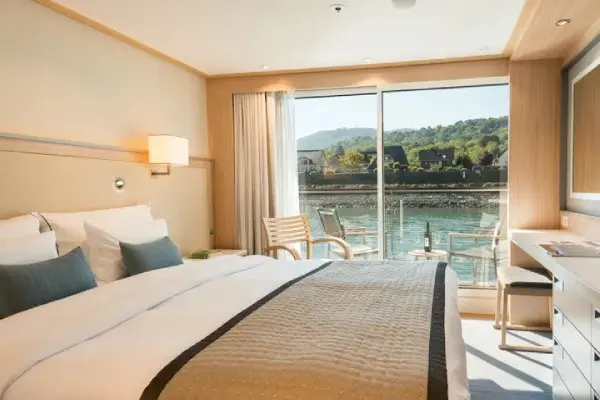 Private cruise balcony deck