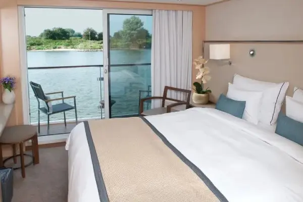 Private cruise balcony deck