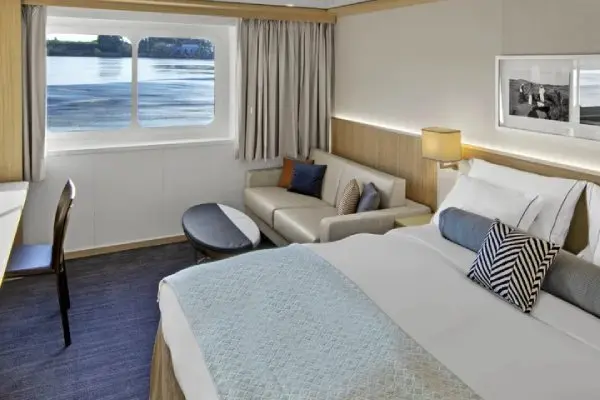 Open outdoor cruise scenery