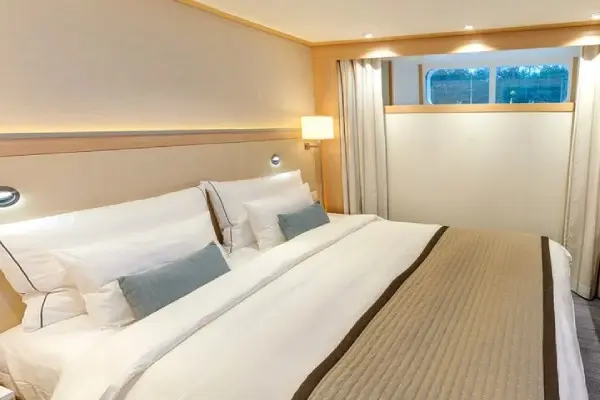 Open outdoor cruise scenery