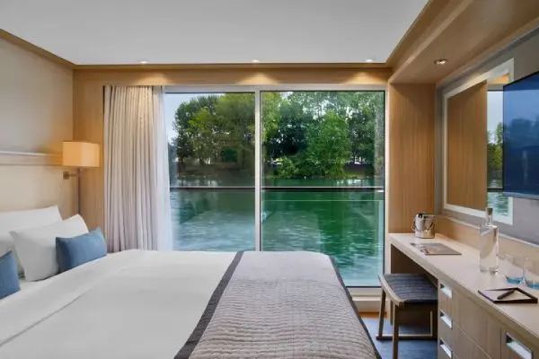 Private cruise balcony deck
