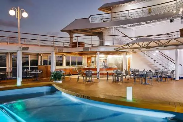 Bars & Lounges