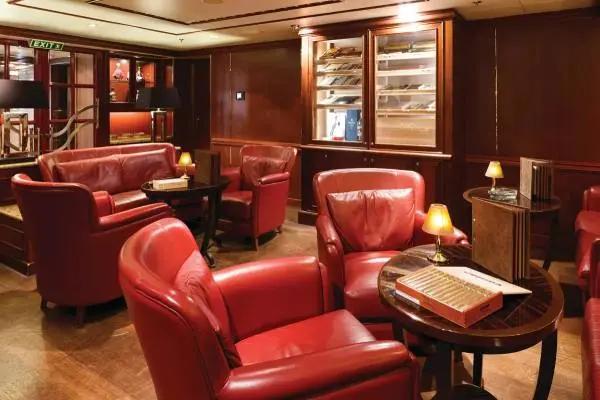 Bars & Lounges
