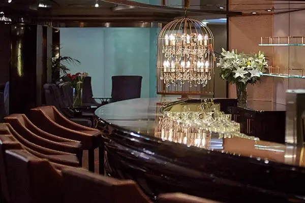 Bars & Lounges